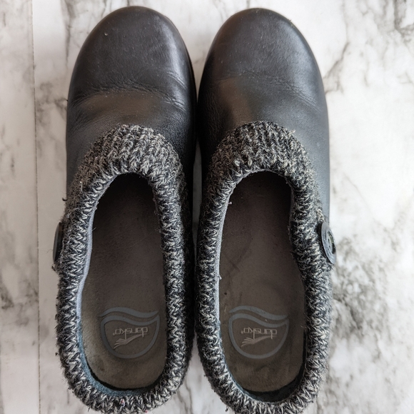 Dansko Black Leather Kensie Clog - Picture 7 of 9